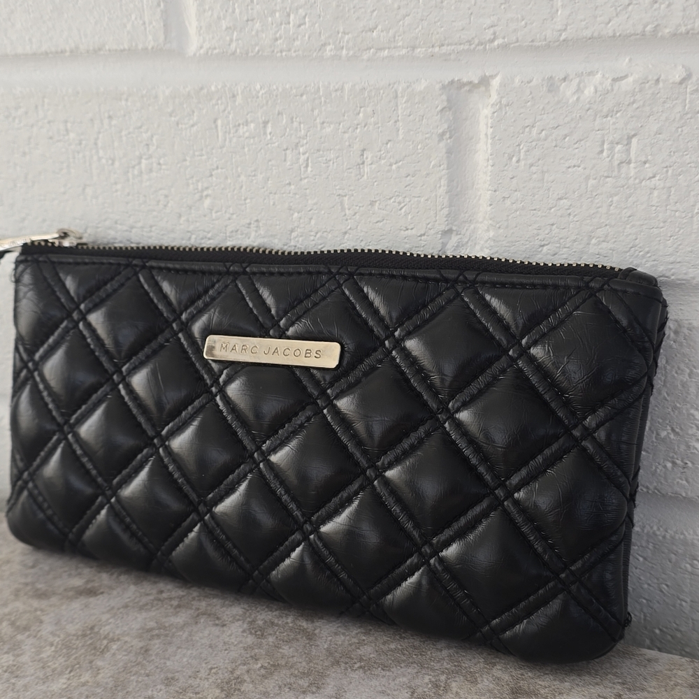 Marc Jacobs Quilted Leather Wristlet/Pouch/Wallet - Picture 2 of 13